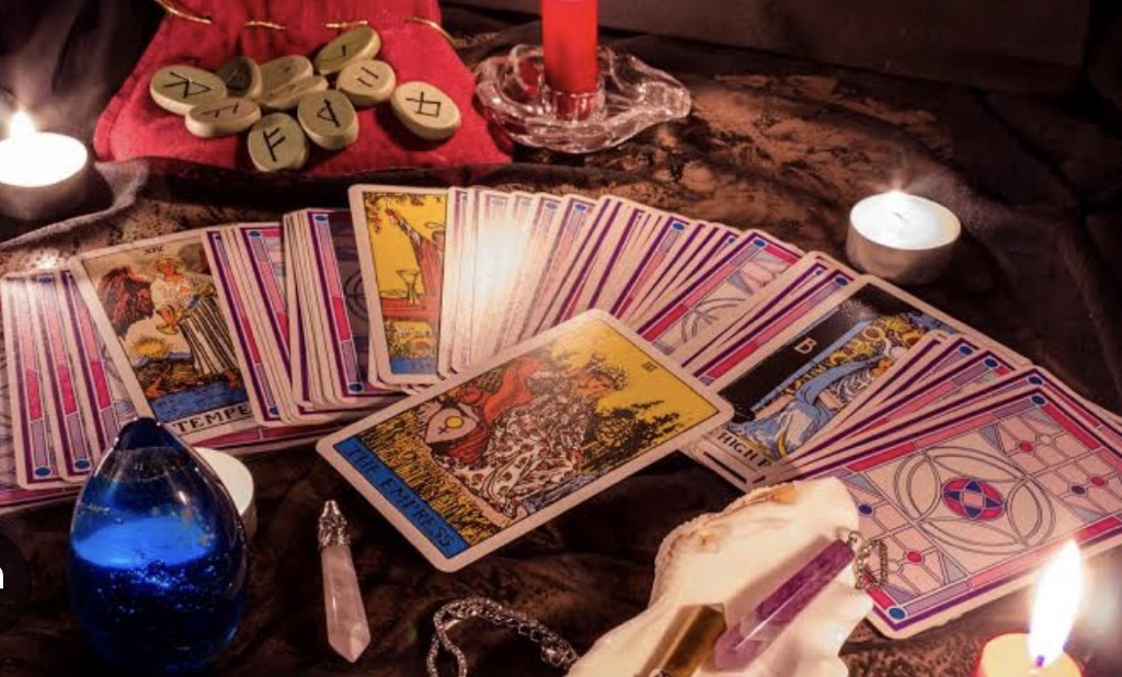 What’s Coming Next in Love? | Singles Tarot Reading